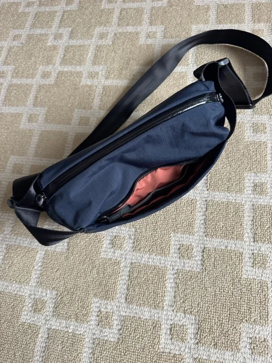 Bellroy Sling Crossbody Bag Navy Everyday Casual Travel Minimalist EDC OS - Picture 6 of 15